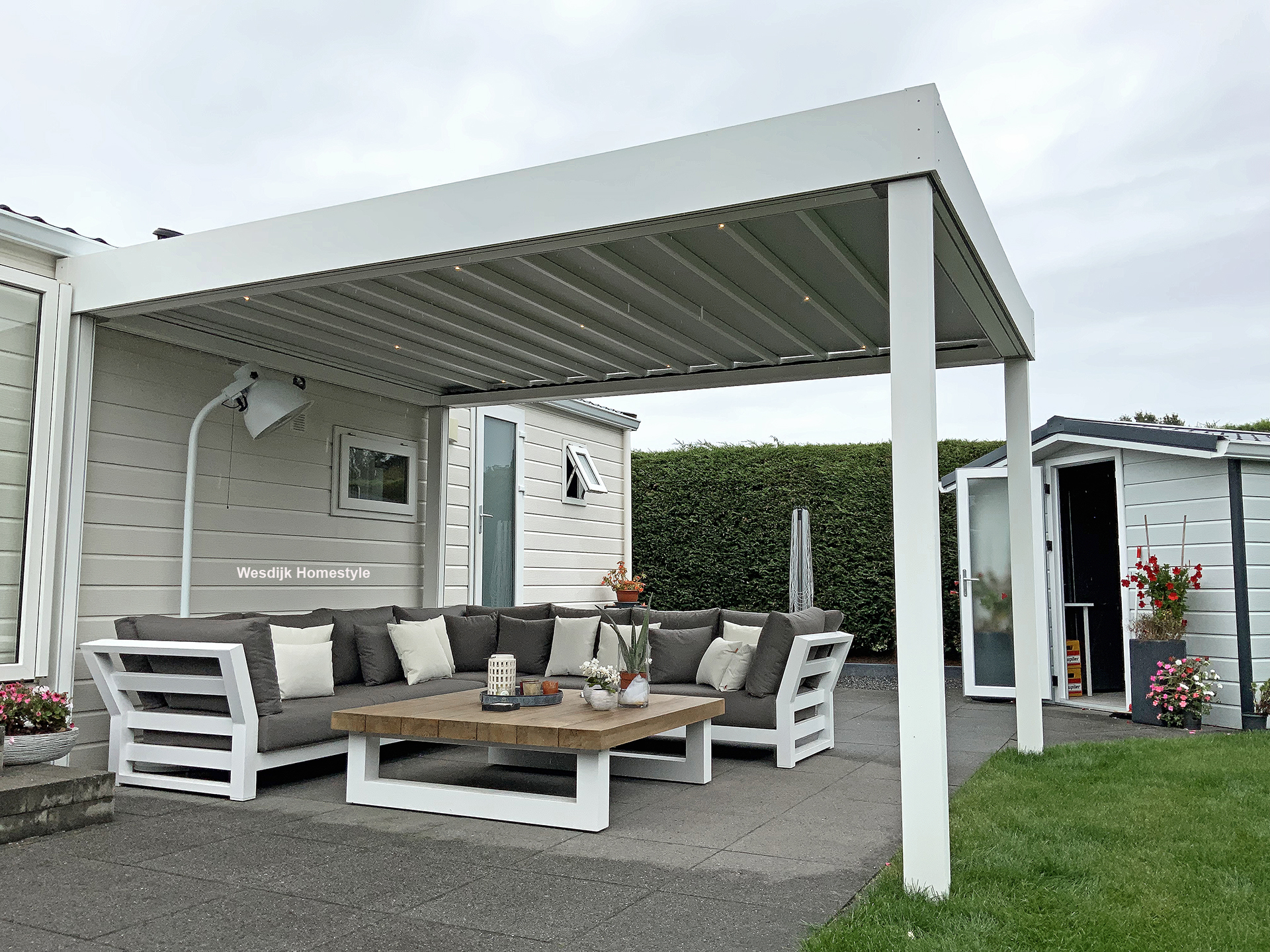 knop Verslaggever Acrobatiek Terrasoverkapping PVC | Pergola Terrasoverkapping PVC showroom |  Waterdichte schuifbare terrasoverkappingen | Advies, Design en Montage.